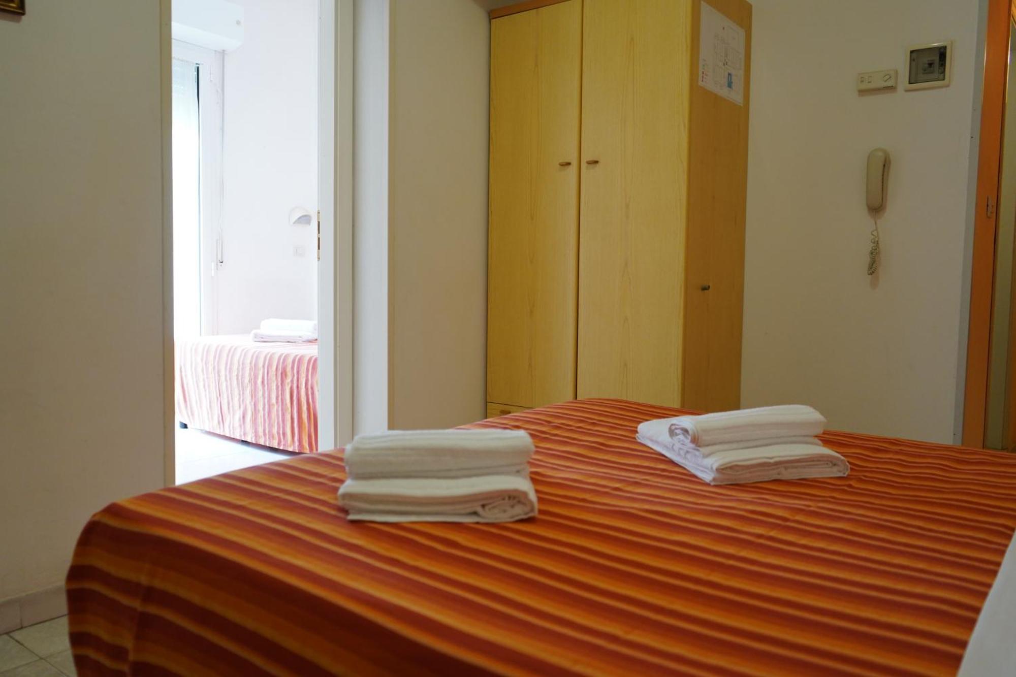 Hotel Malibu Mare Rimini Exterior foto