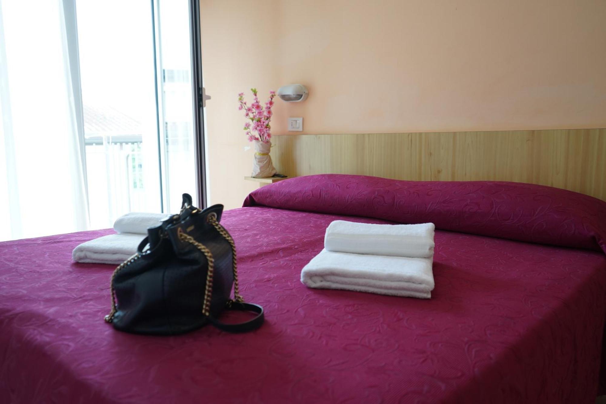 Hotel Malibu Mare Rimini Exterior foto