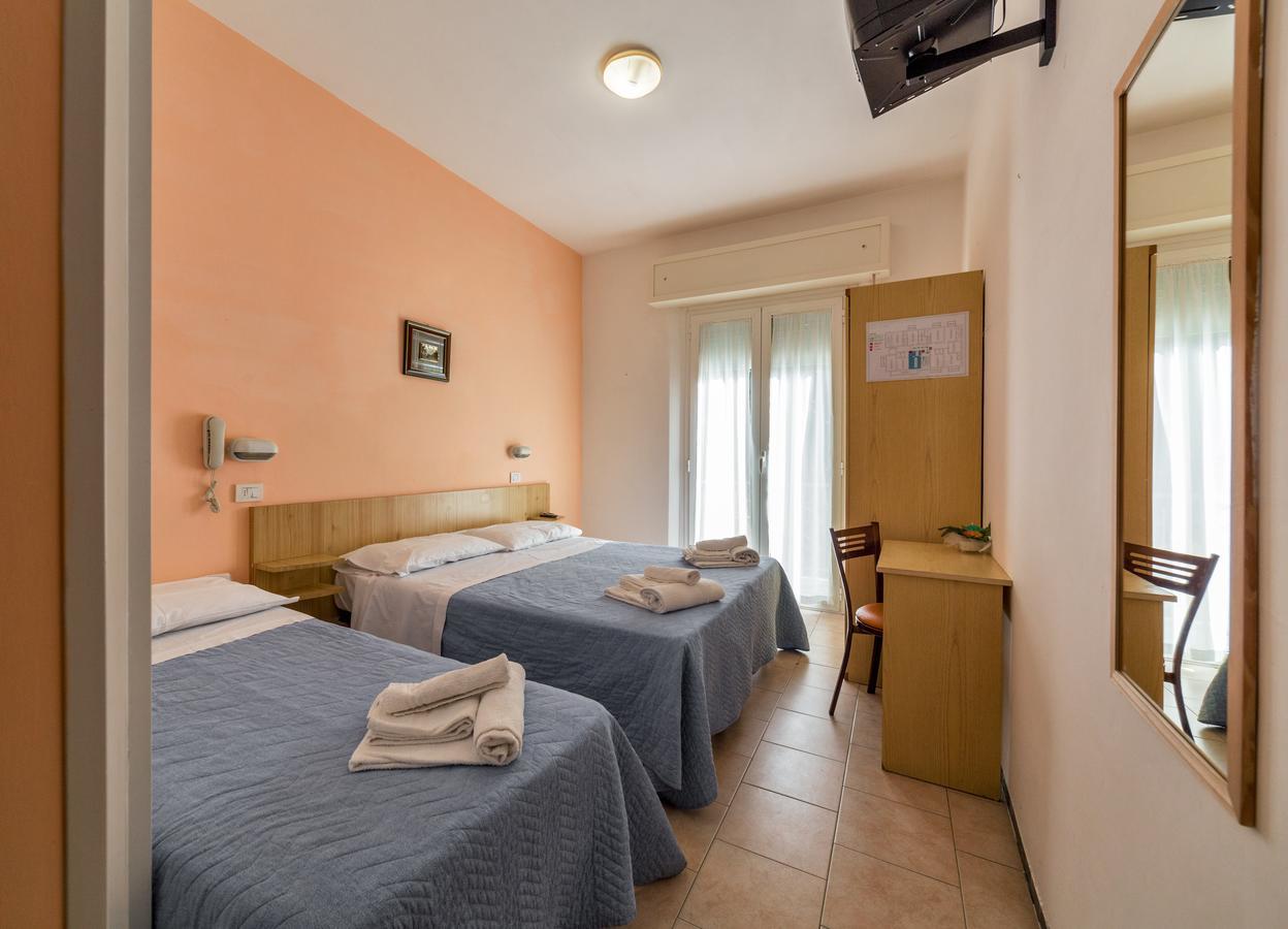 Hotel Malibu Mare Rimini Exterior foto