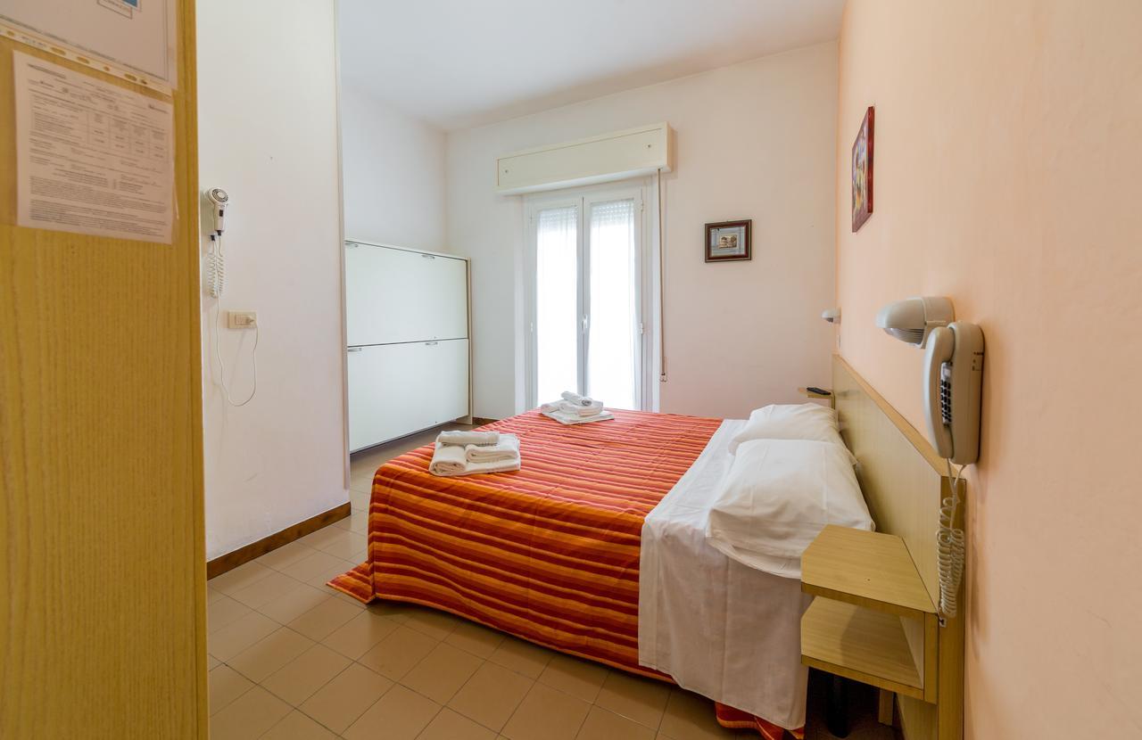 Hotel Malibu Mare Rimini Exterior foto