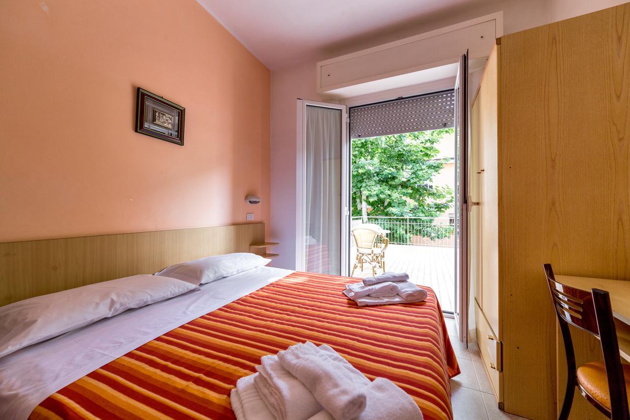 Hotel Malibu Mare Rimini Exterior foto